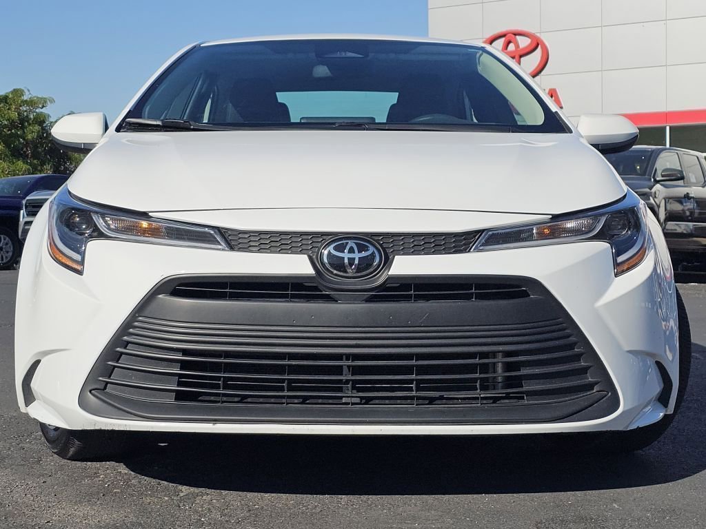 2024 Toyota Corolla LE photo 3