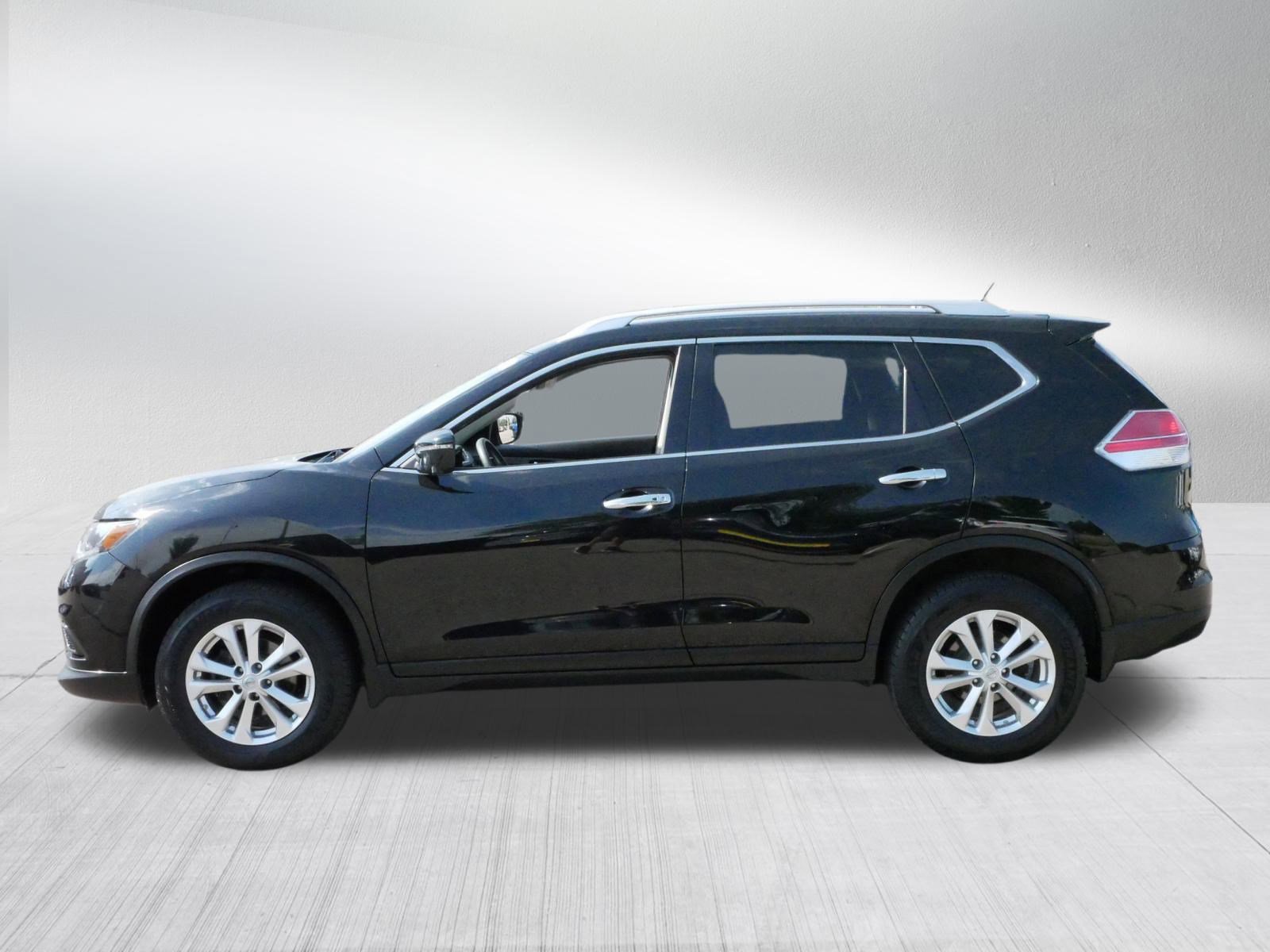 2016 Nissan Rogue SV photo 4