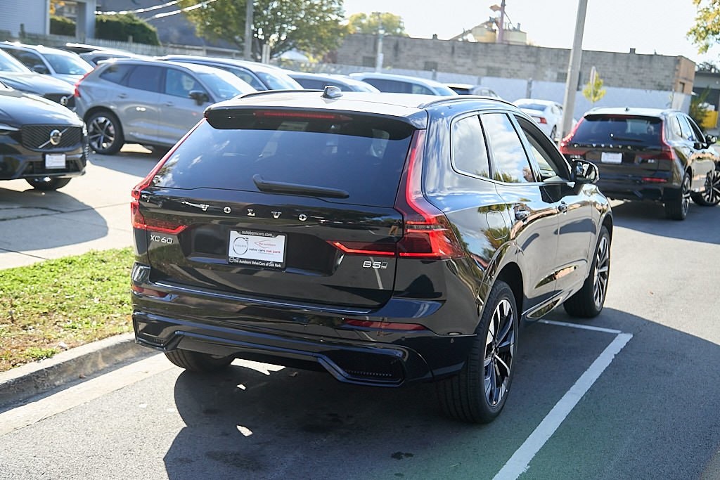 2026 VOLVO XC60 - Image 8