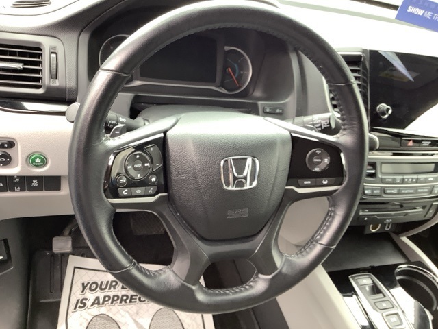 2021 Honda Pilot Touring photo 11
