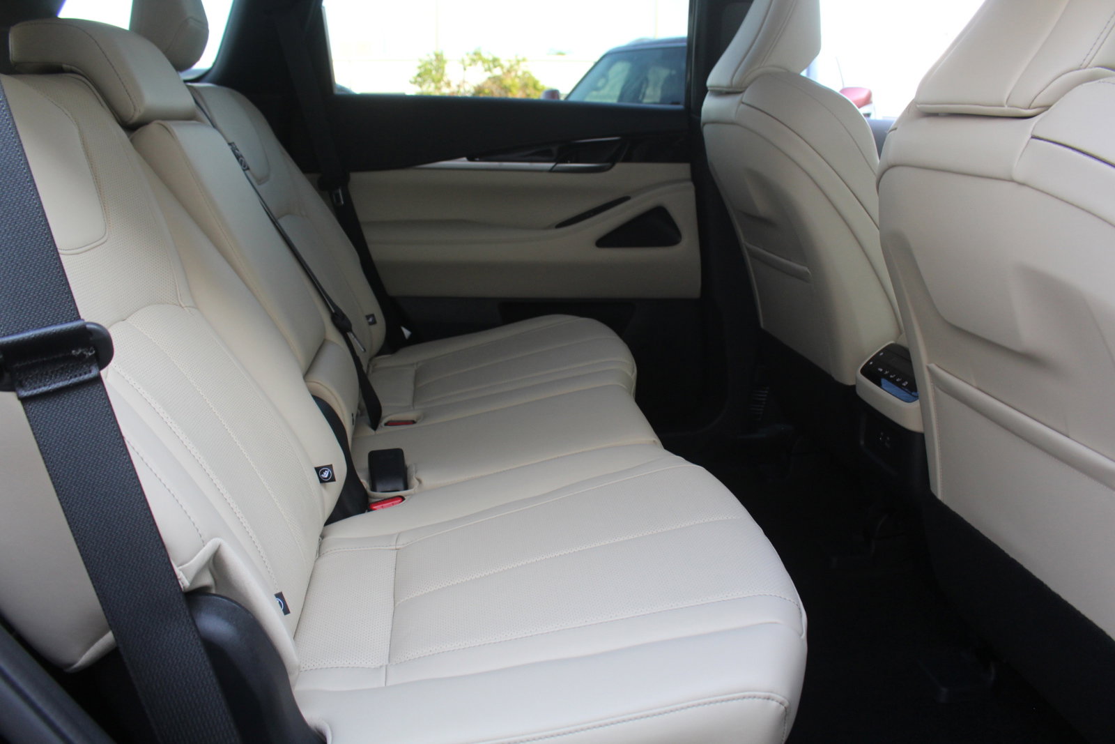 2025 Infiniti QX60 Pure photo 17