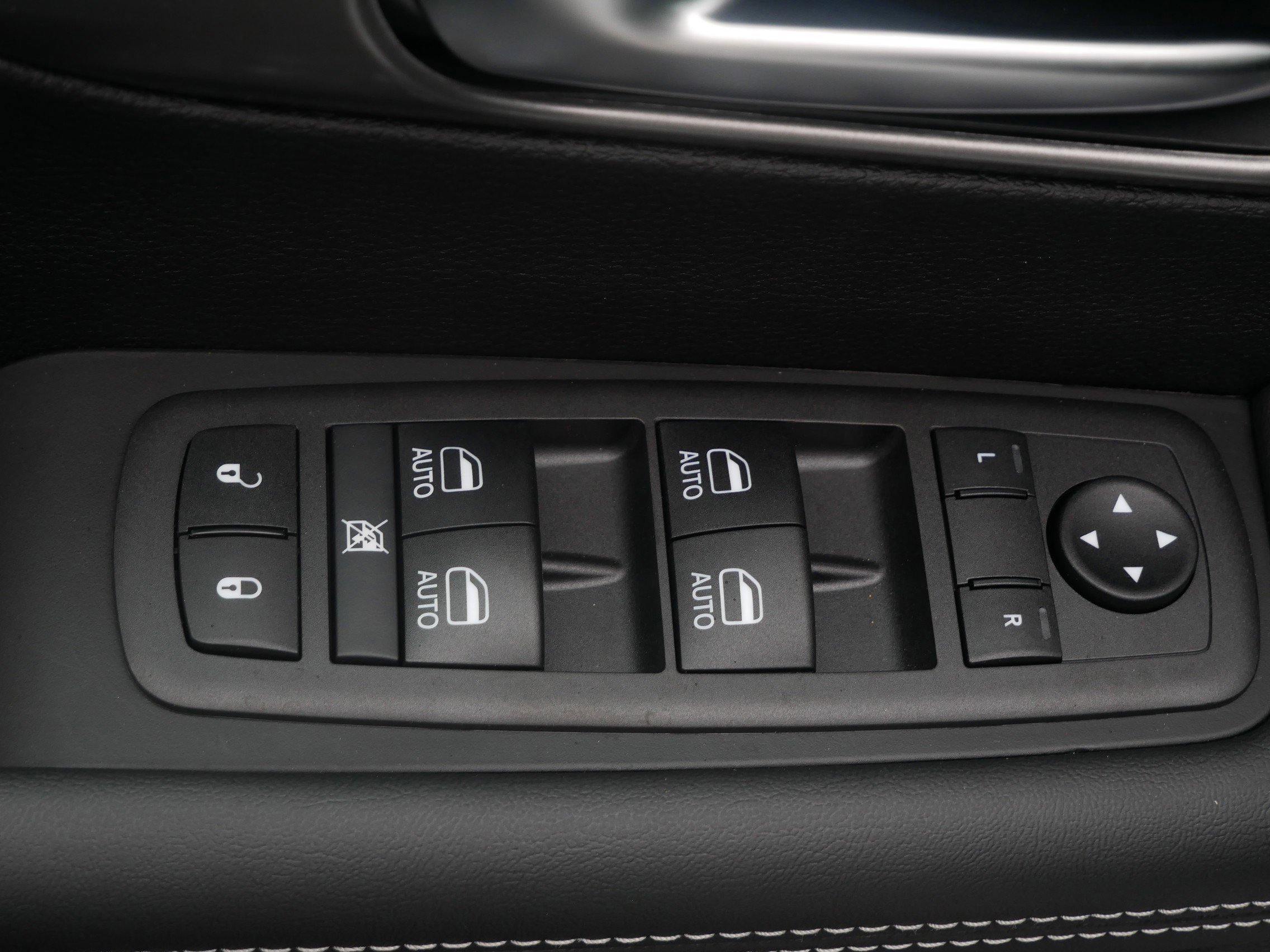 2026 Chrysler Pacifica photo 12