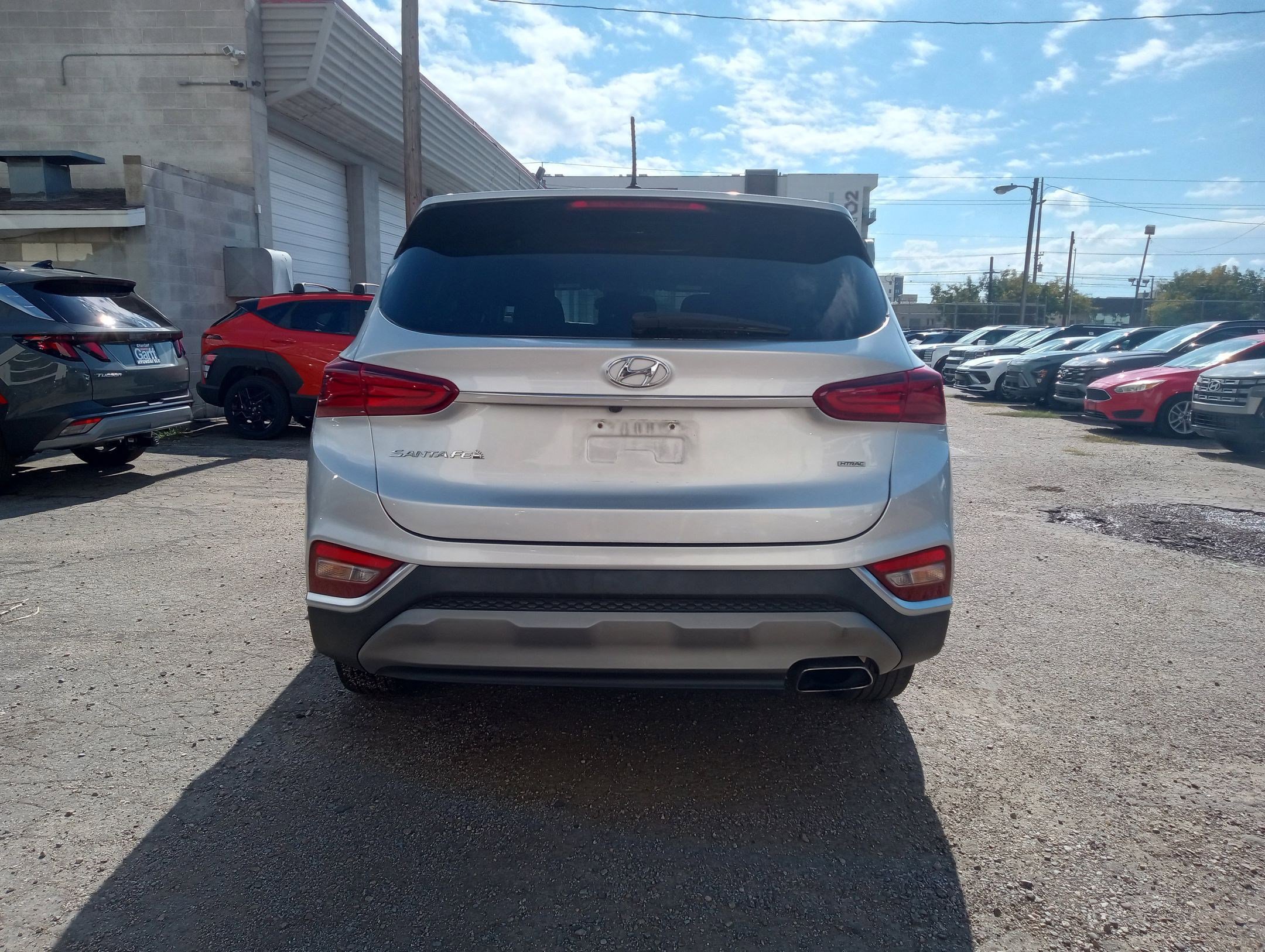 2019 Hyundai Santa Fe SE photo 3