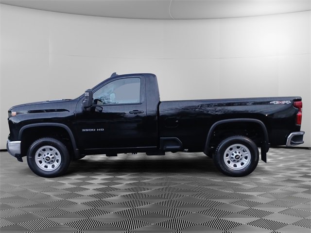 2025 Chevrolet Silverado 3500HD photo 2
