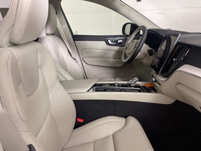 2026 Volvo XC60 photo 12