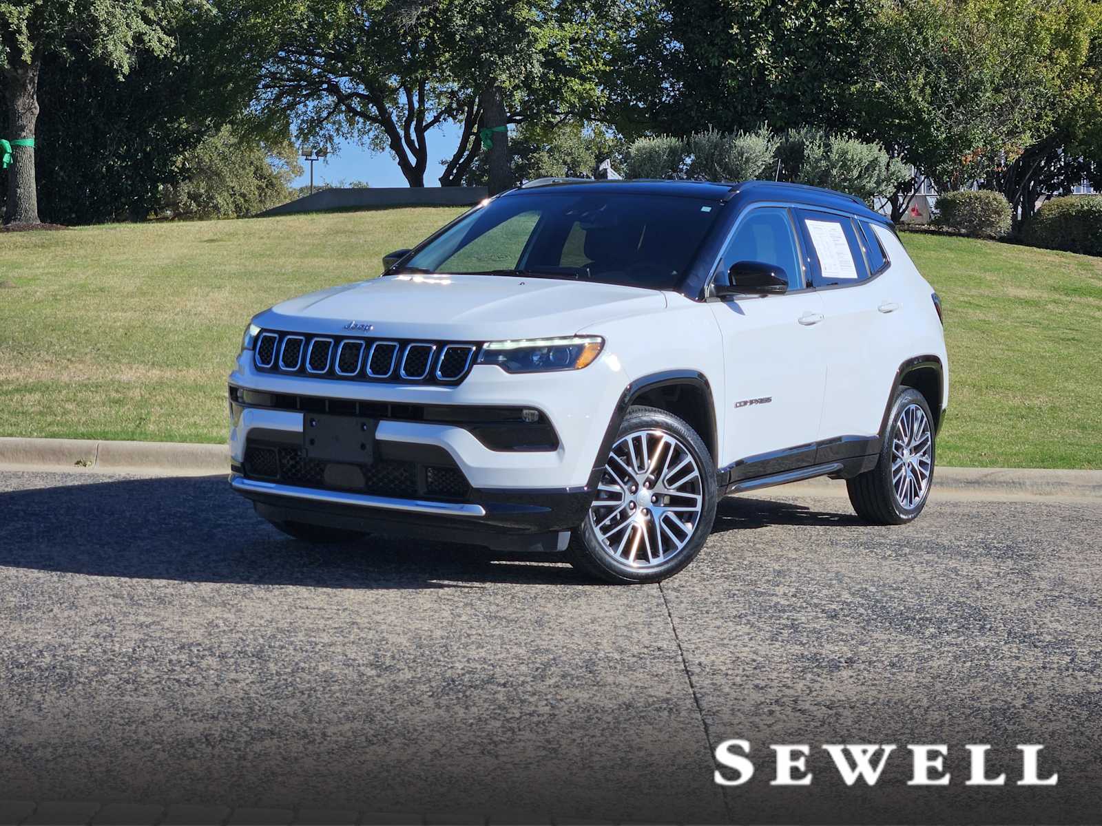 2023 Jeep Compass Limited's photo