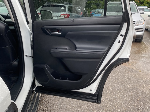 2022 Toyota Highlander XLE photo 13
