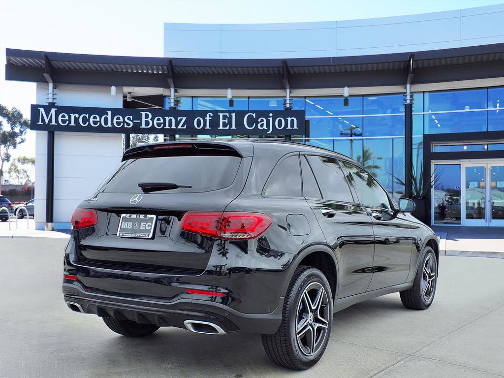 2022 Mercedes Benz GLC 300 photo 3