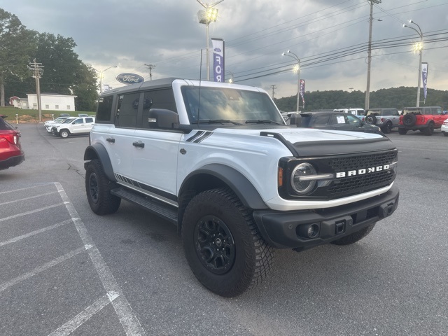 2023 Ford Bronco Wildtrak photo 2
