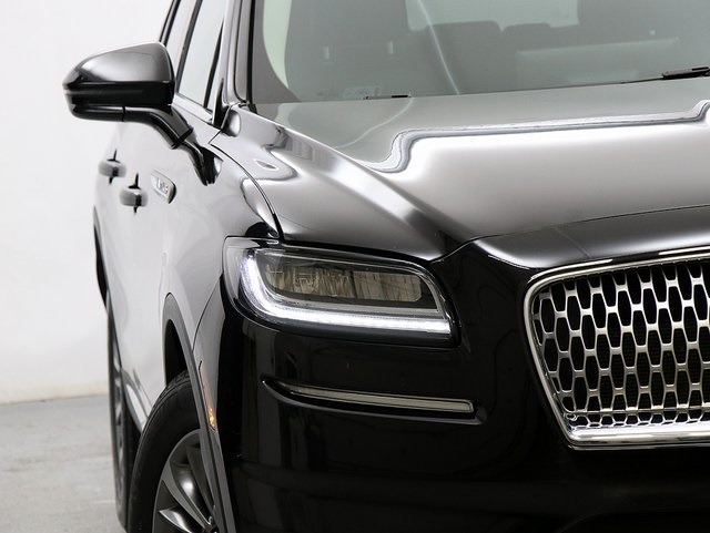 2022 Lincoln Nautilus Standard photo 4