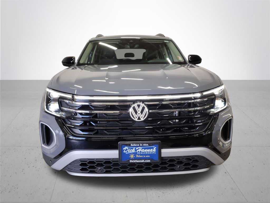 2025 Volkswagen Atlas Peak Edition SE photo 2