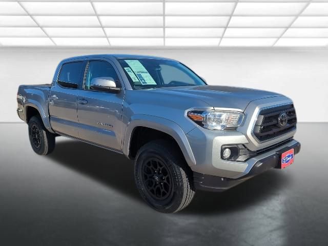 2021 Toyota Tacoma SR5's photo