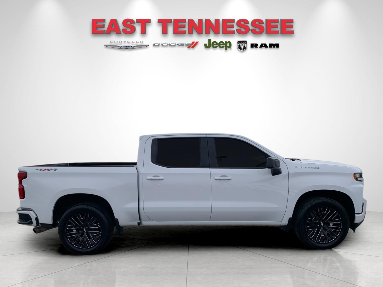 2019 Chevrolet Silverado 1500 RST photo 2