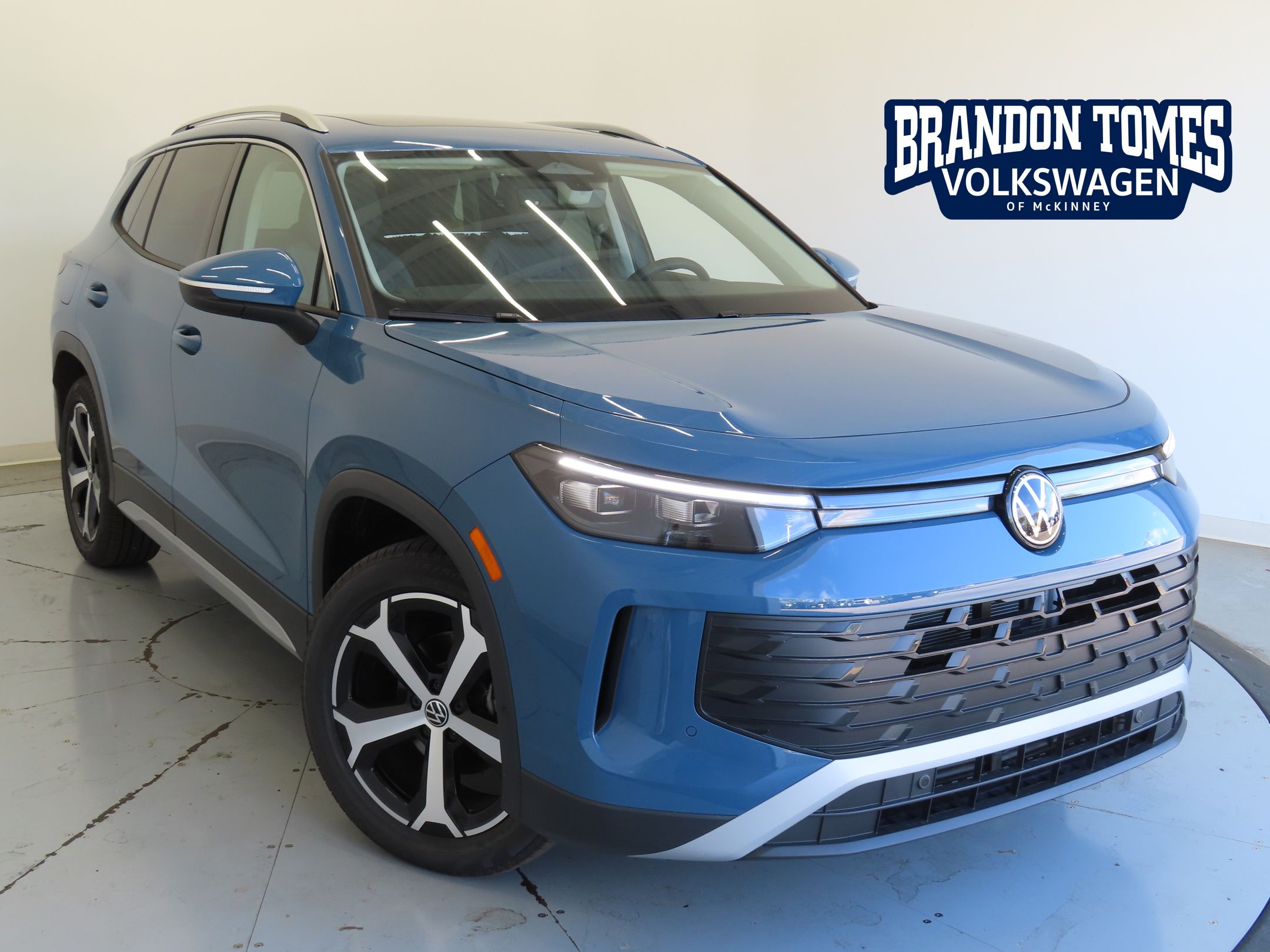 2026 Volkswagen Tiguan SE's photo