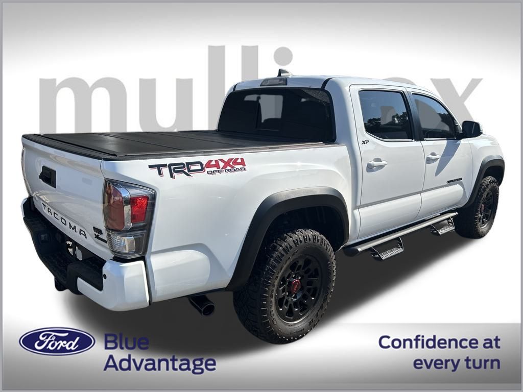 2023 Toyota Tacoma TRD Off-Road photo 2