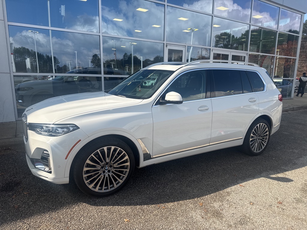 2020 BMW X7 40i's photo