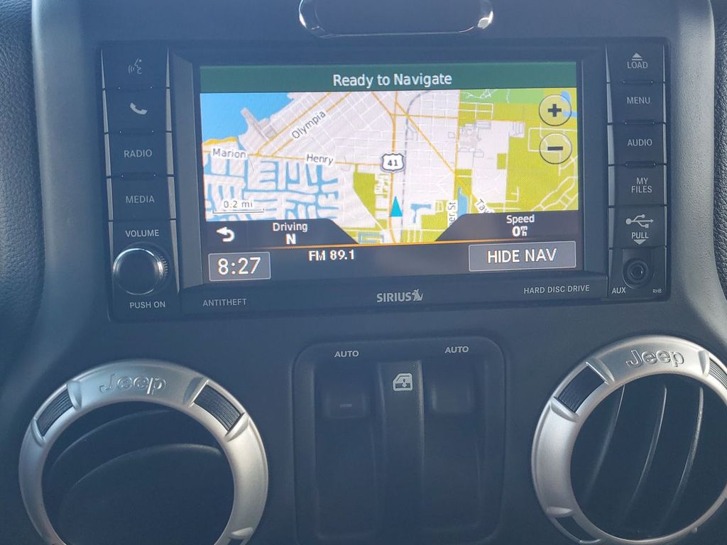 2018 Jeep Wrangler Sahara photo 27