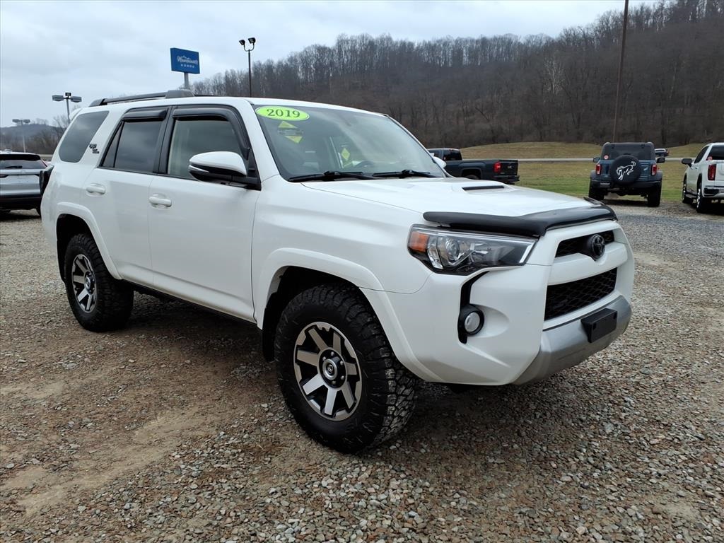 2019 Toyota 4Runner TRD Off-Road Premium's photo