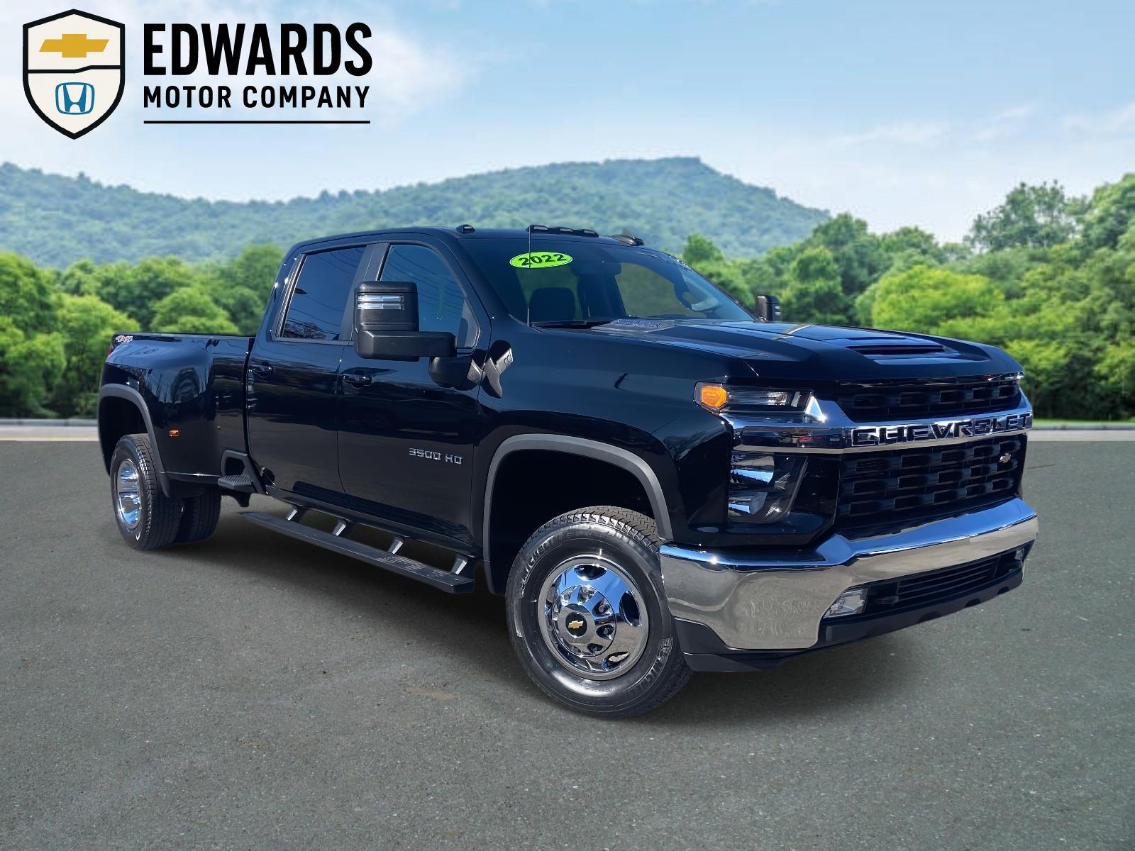 2022 Chevrolet Silverado 3500HD LT's photo