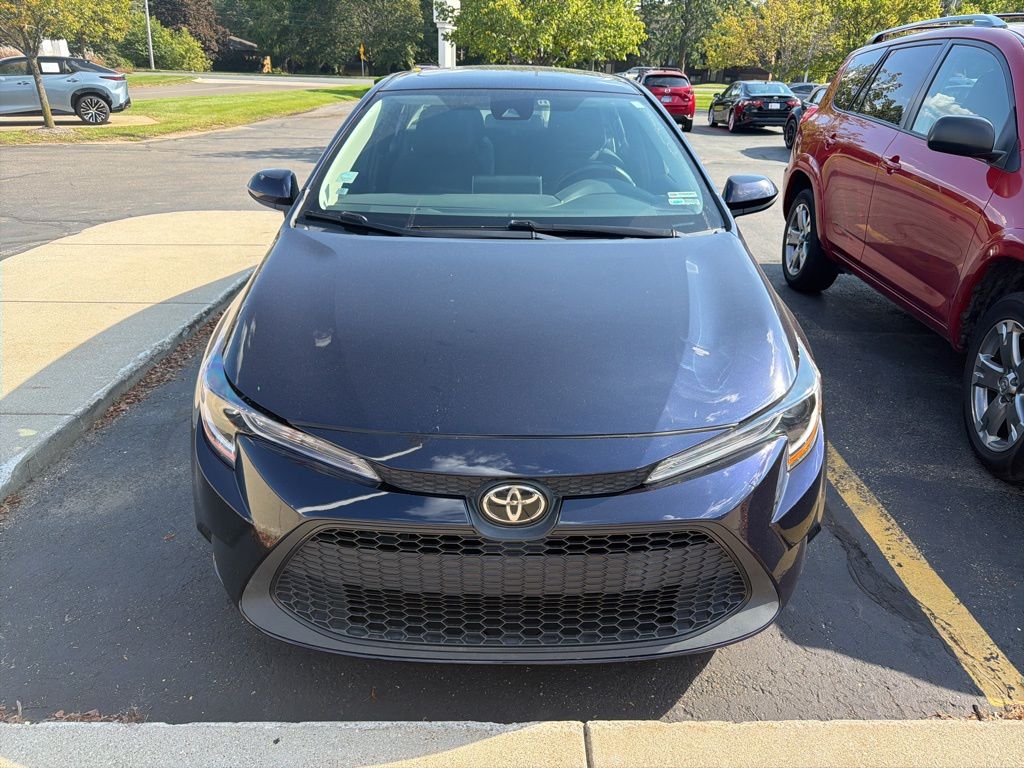 2020 Toyota Corolla LE Premium photo 3