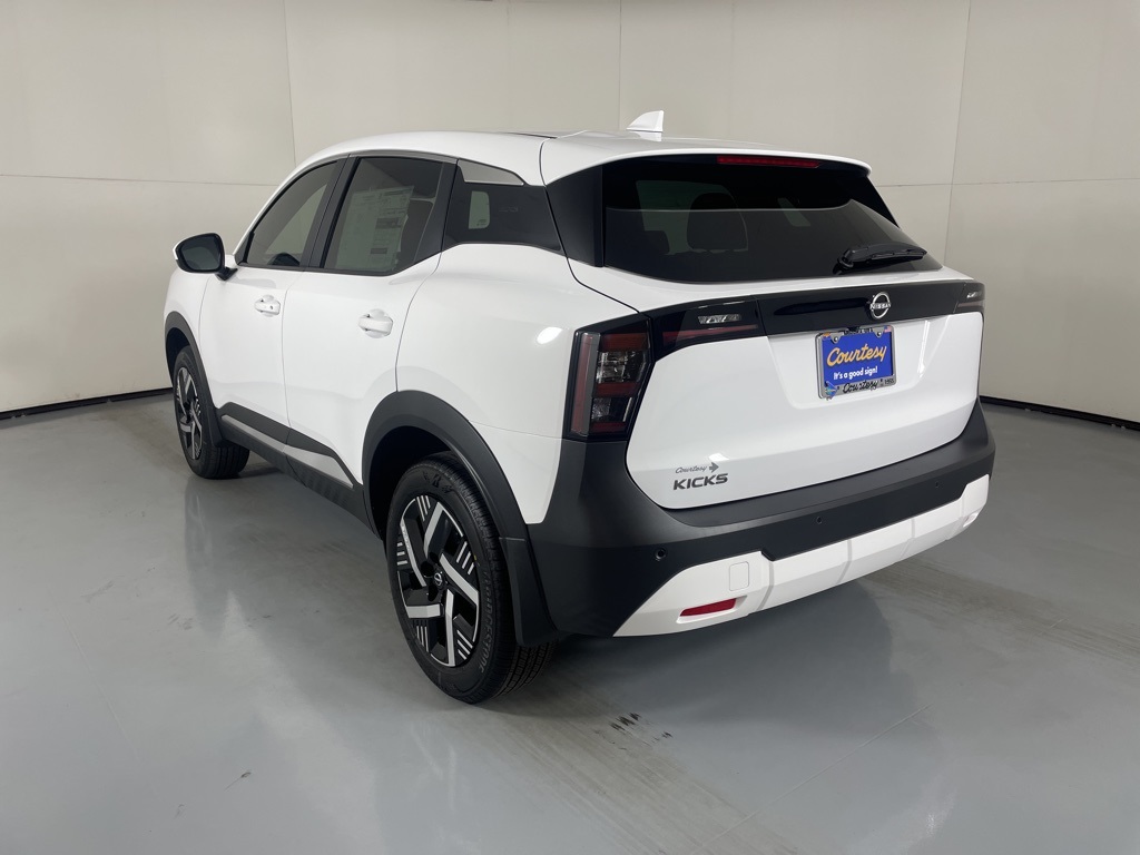 2025 Nissan Kicks SV photo 6