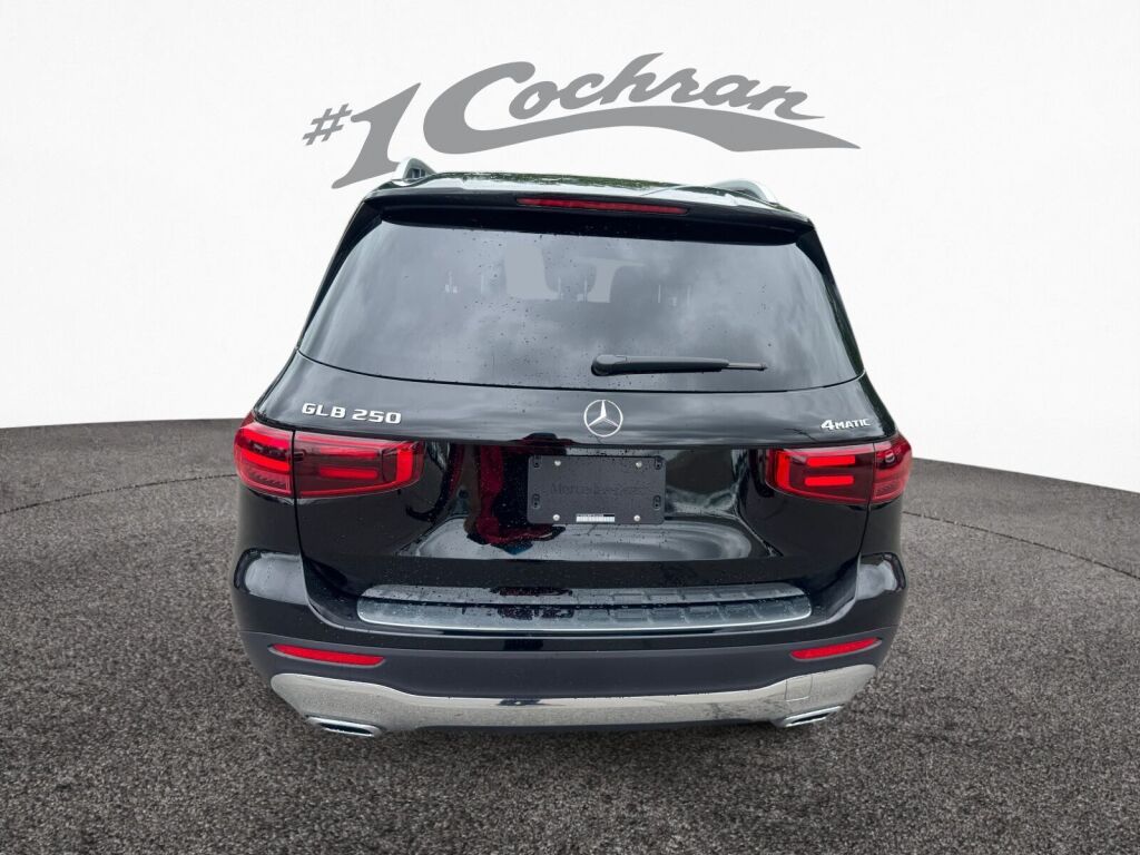 2026 Mercedes Benz GLB 250 4MATIC photo 3