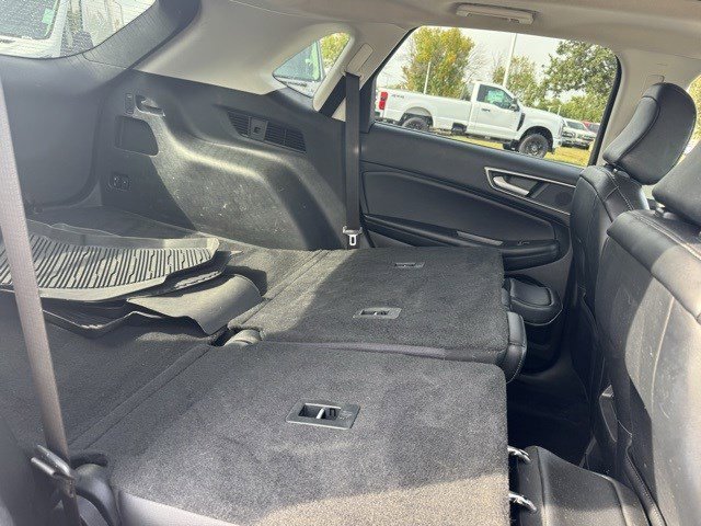 2022 Ford Edge SEL photo 34