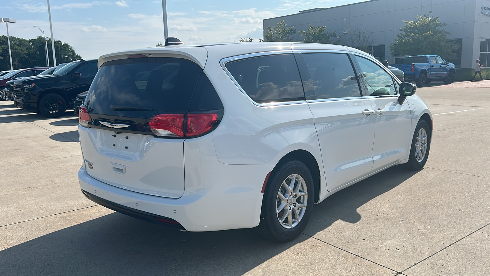 2025 Chrysler Voyager LX photo 3