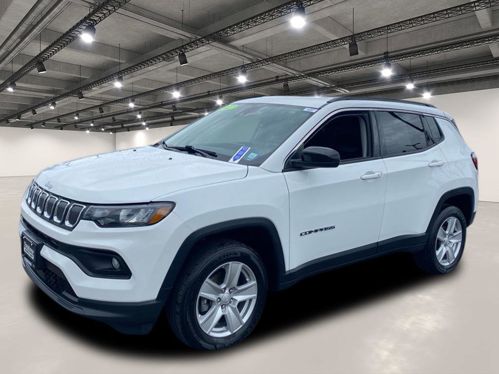 2022 Jeep Compass Latitude photo 2