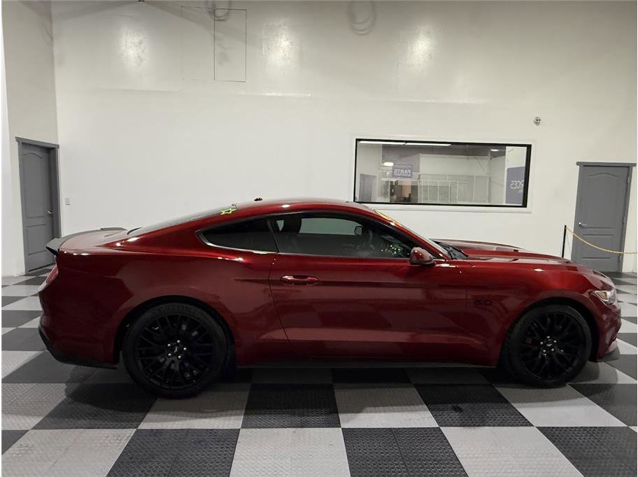 2016 Ford Mustang GT Premium photo 4