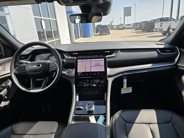 2025 Jeep Grand Cherokee Limited photo 25