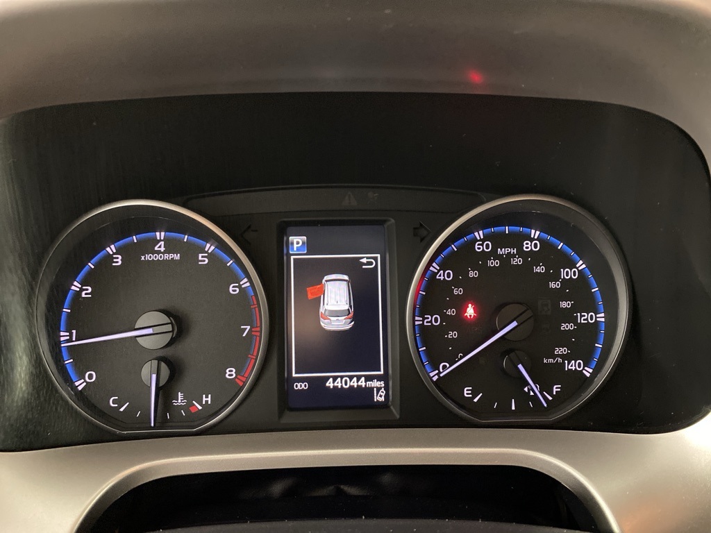 2018 Toyota RAV4 LE photo 14