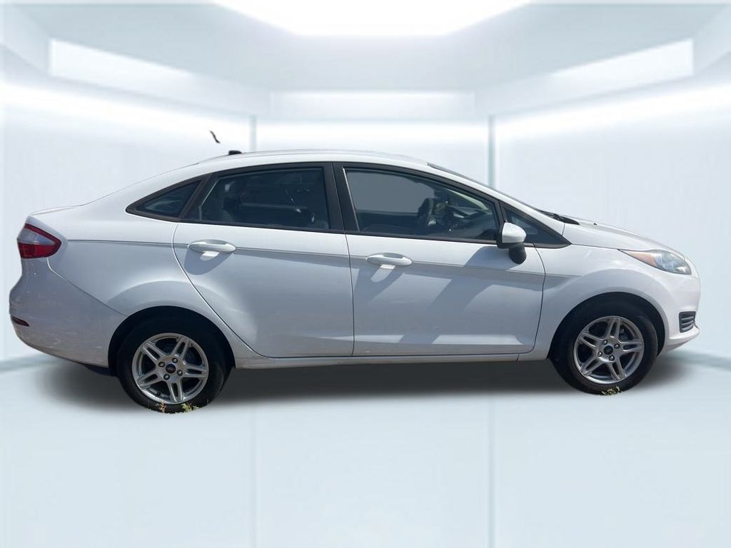 2018 Ford Fiesta SE photo 10