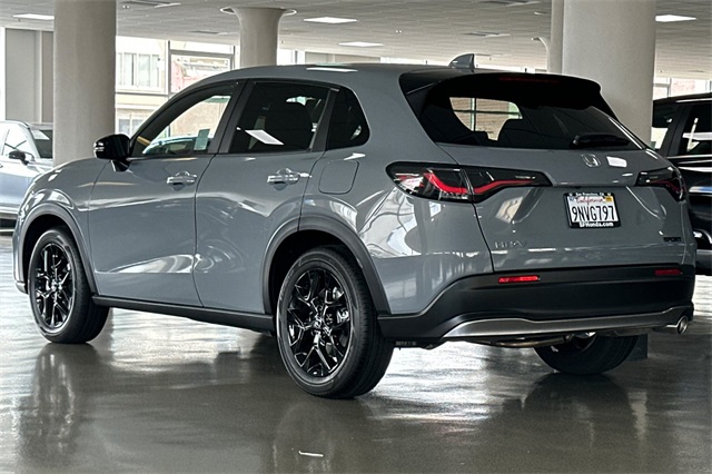 2025 Honda HR-V Sport photo 8