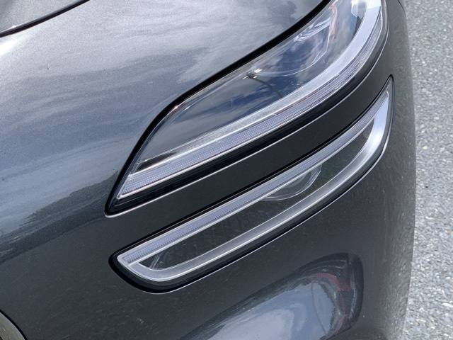 2025 Genesis G70 2.5T photo 10