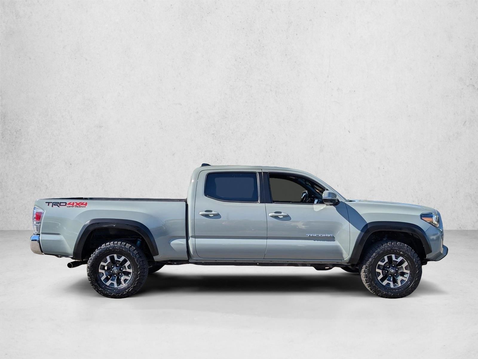 2023 Toyota Tacoma 4x4 SR5 photo 4
