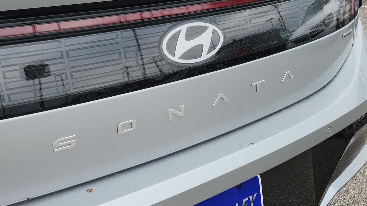2025 Hyundai Sonata Hybrid Limited photo 28