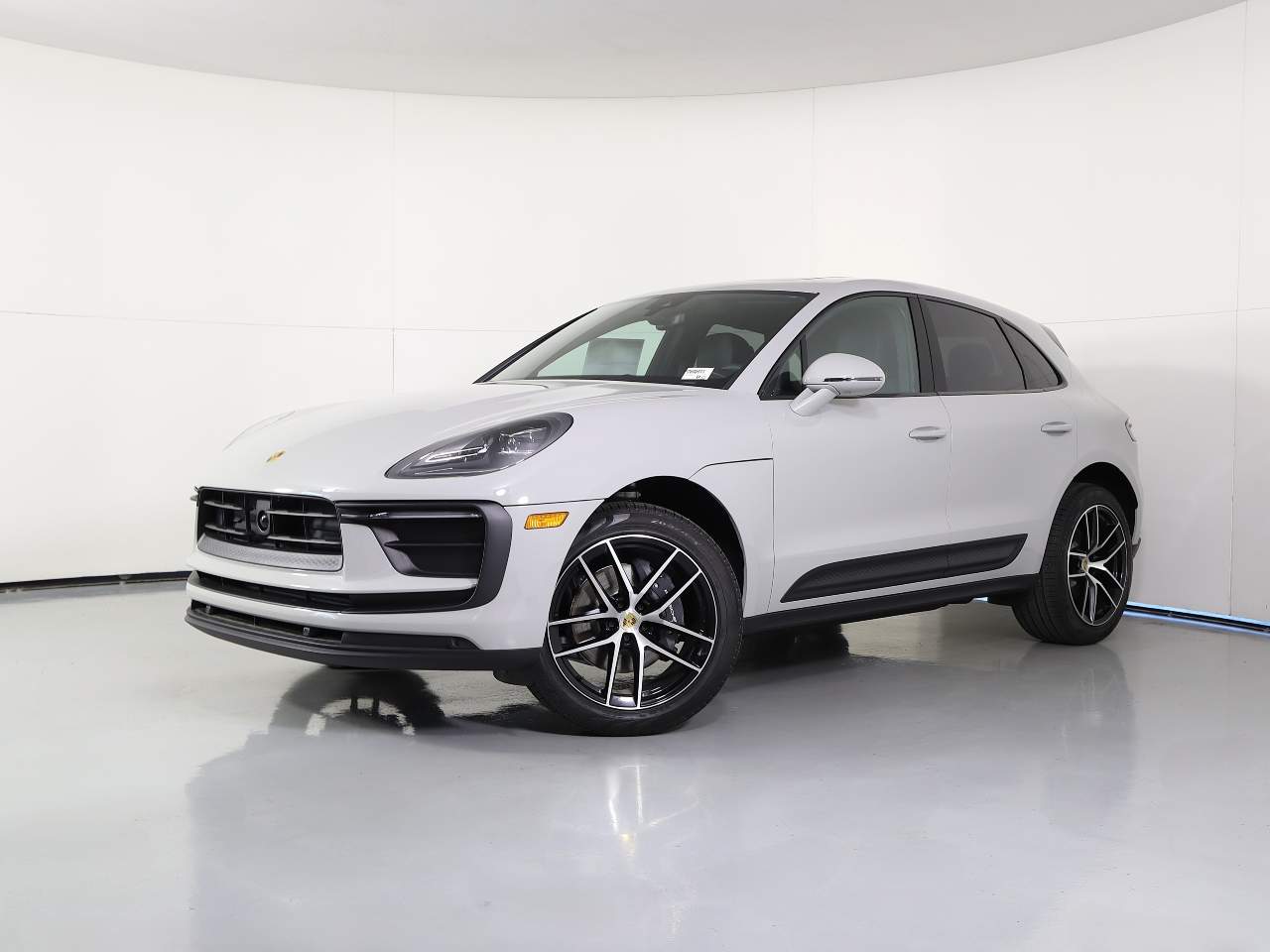 2026 Porsche Macan's photo
