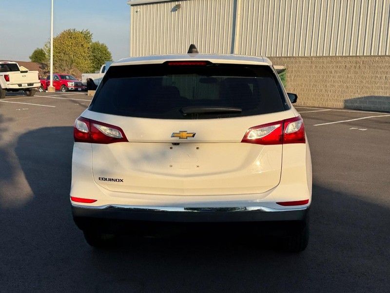 2018 Chevrolet Equinox LS photo 4