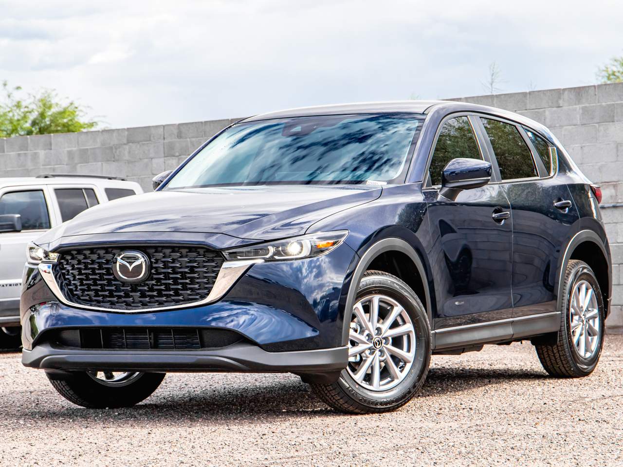 2025 Mazda CX-5 S's photo