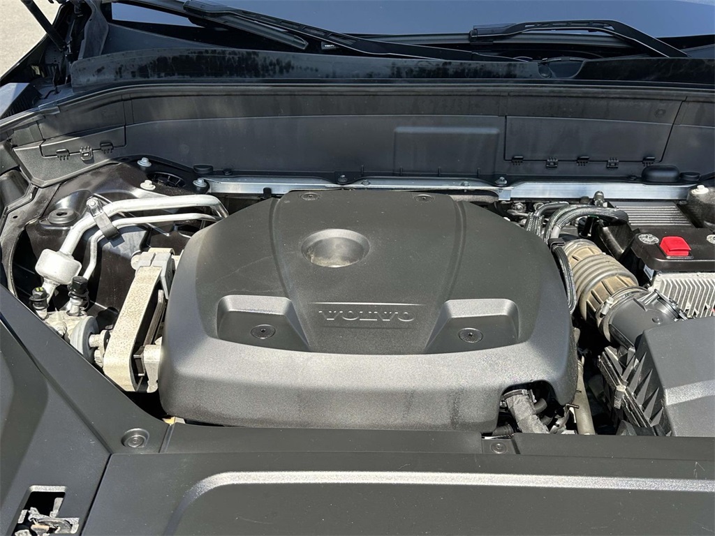 2019 Volvo XC90 T6 Momentum photo 9