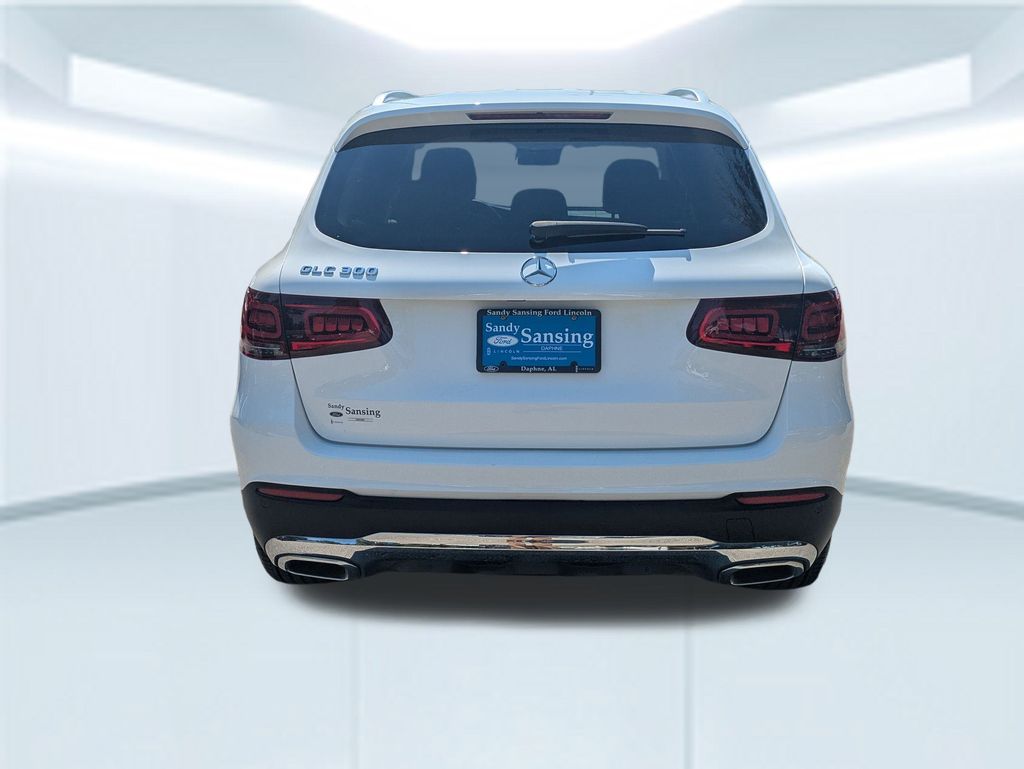 2022 Mercedes Benz GLC 300 photo 3
