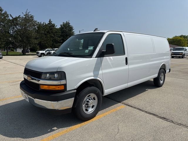 2025 Chevrolet Express Cargo Work Van's photo