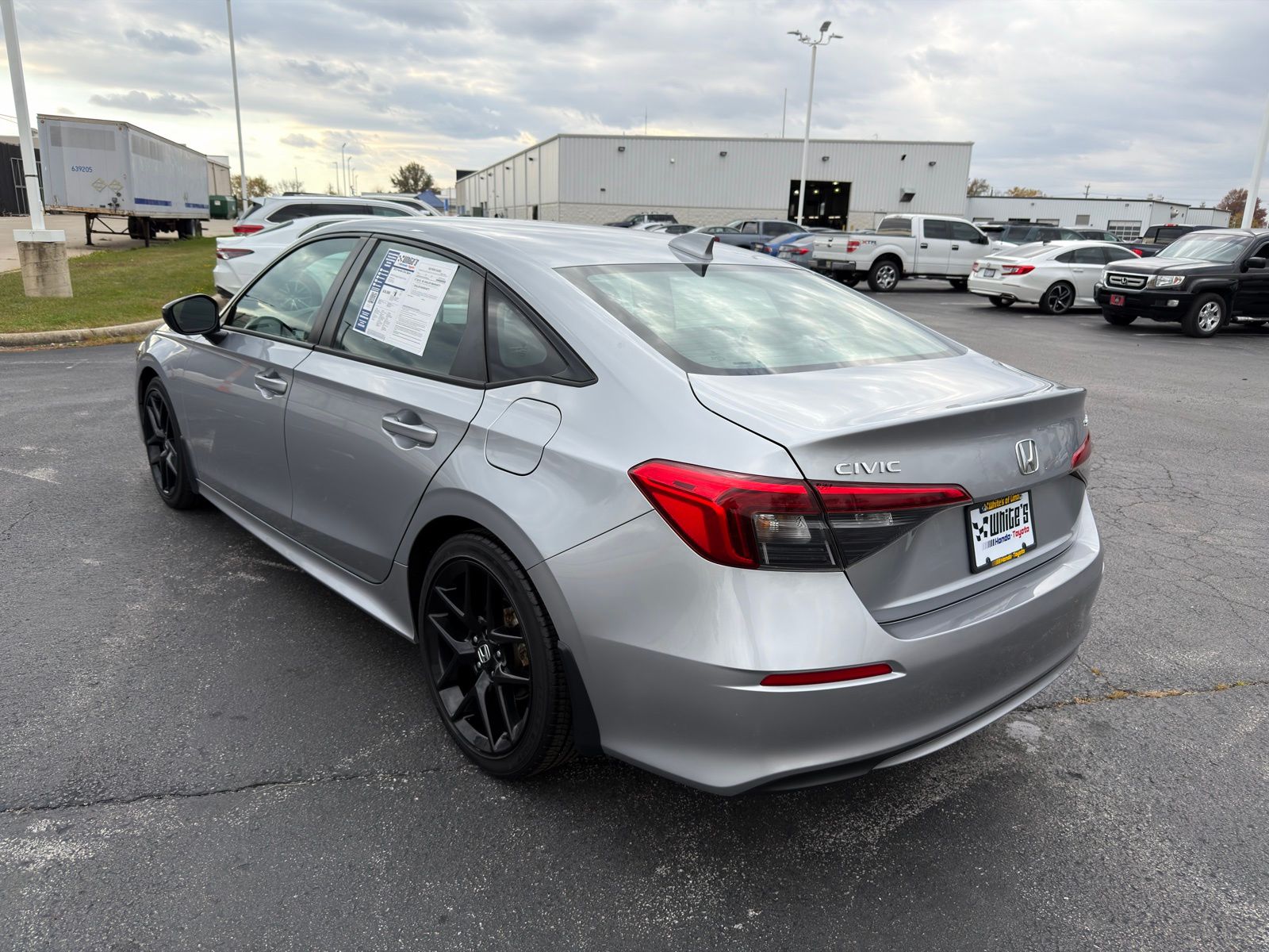 2023 Honda Civic Sport photo 4