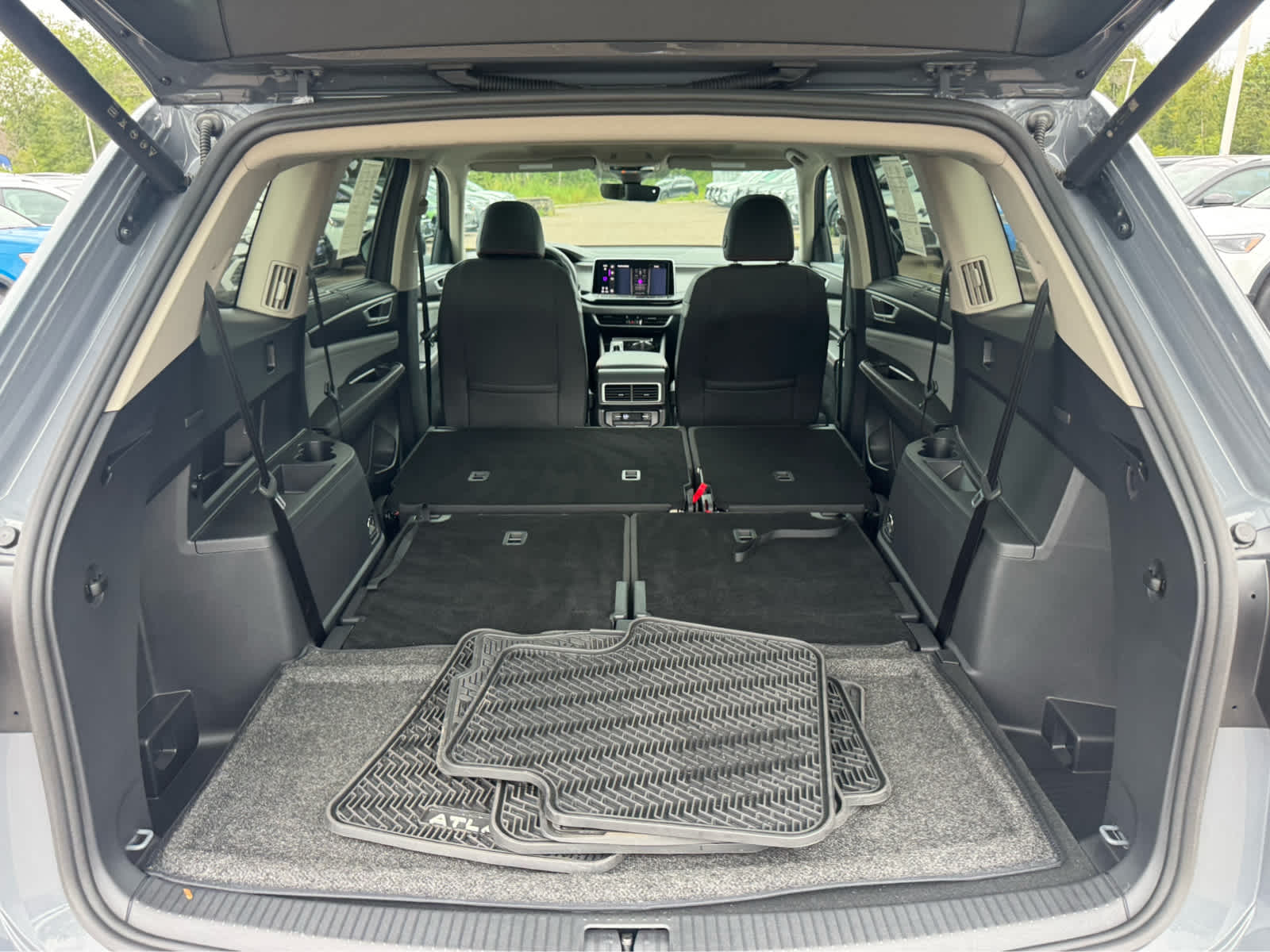 2025 Volkswagen Atlas Peak Edition SE photo 30
