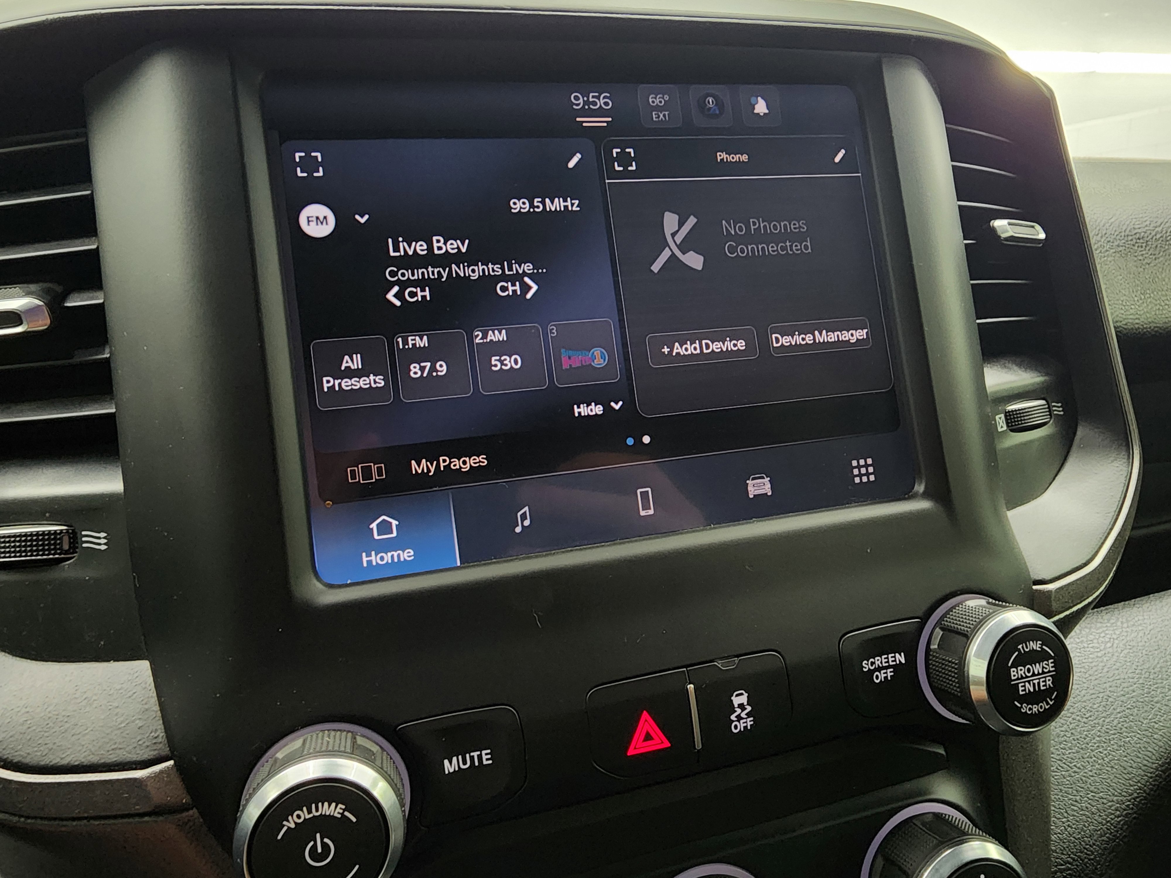 2022 Ram 3500 photo 17