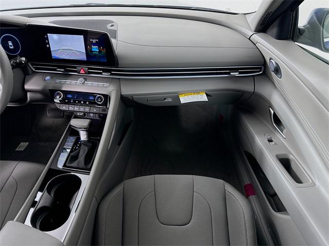 2025 Hyundai Elantra SEL Convenience photo 31