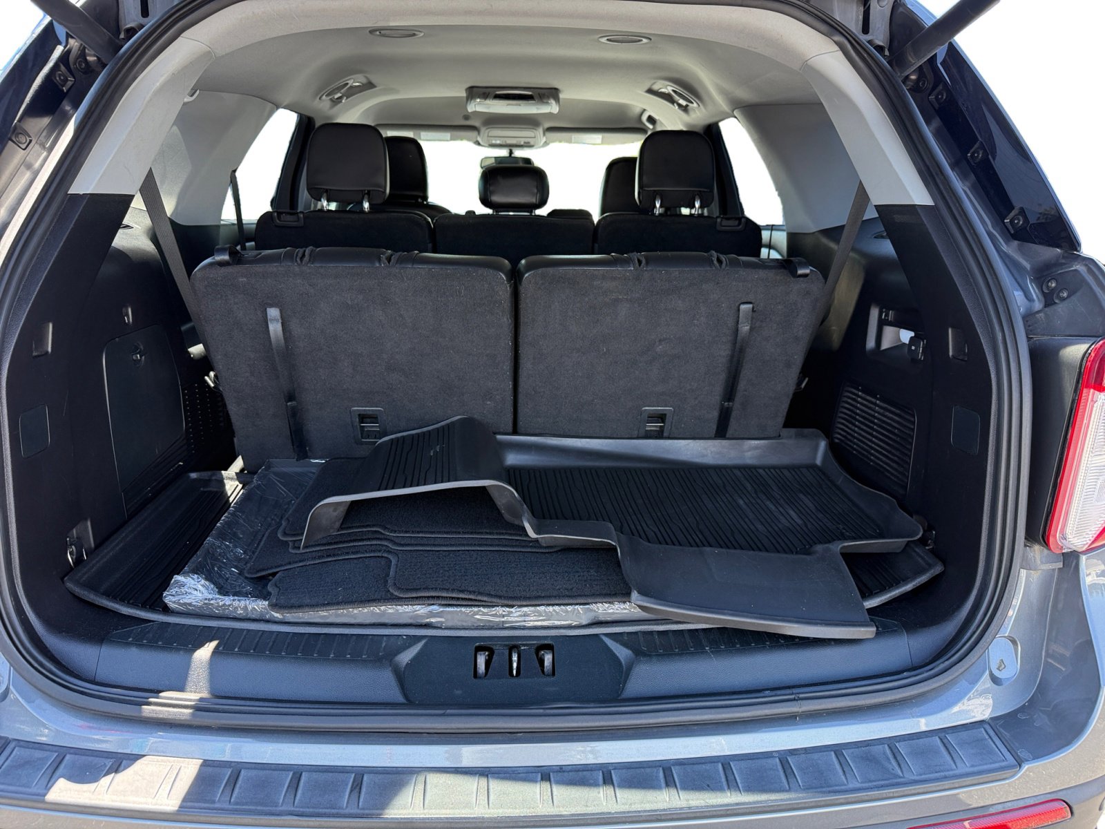 2021 Ford Explorer XLT photo 16