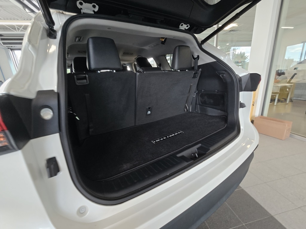 2021 Toyota Highlander XLE photo 9