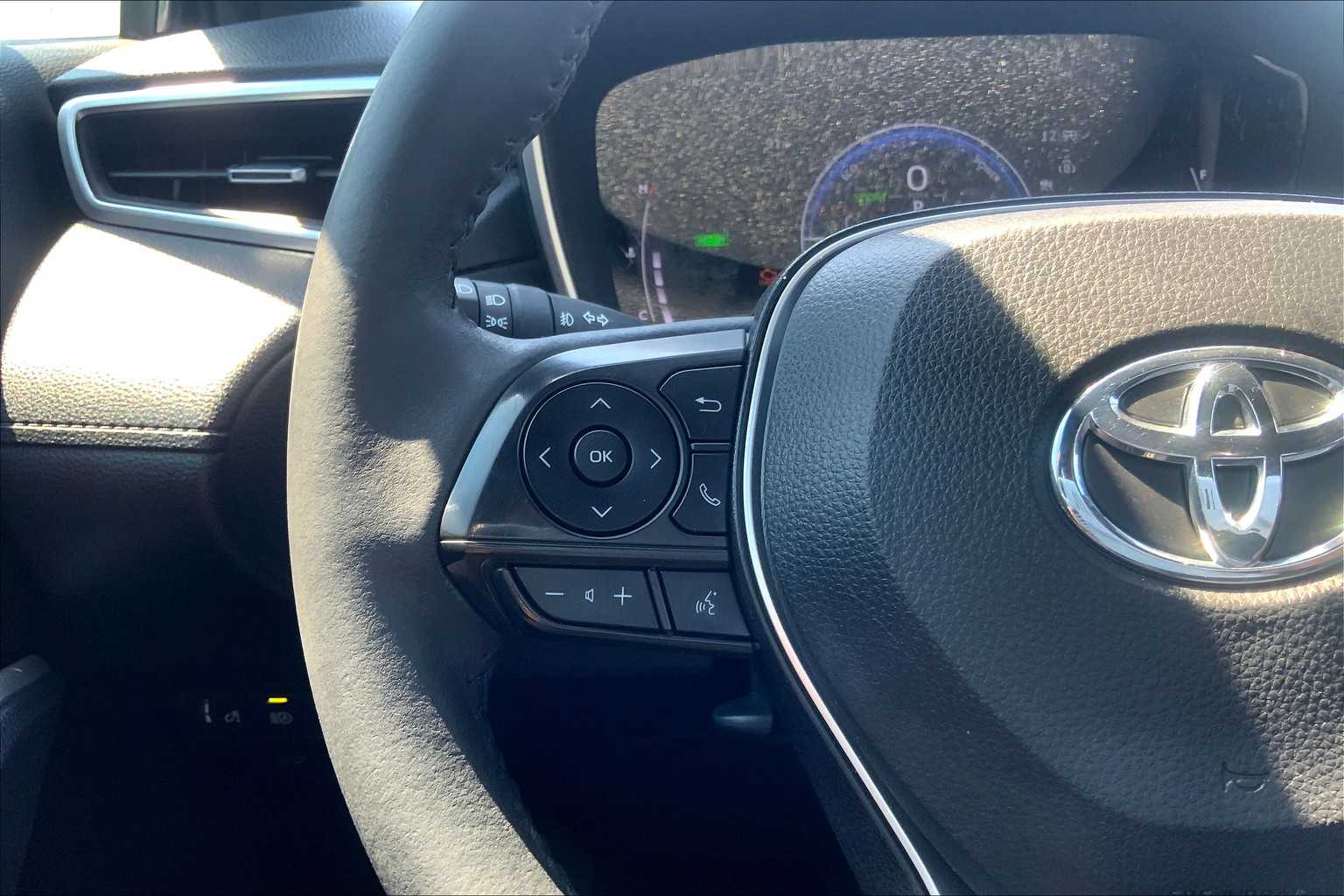 2023 Toyota Corolla Cross Hybrid XSE photo 19